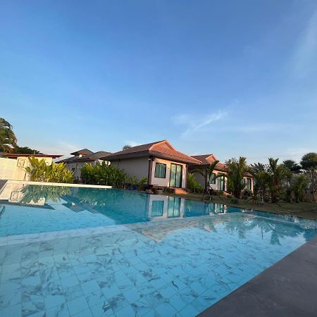 Tinna Resort Ban Nong Mai Ngam ภายนอก รูปภาพ