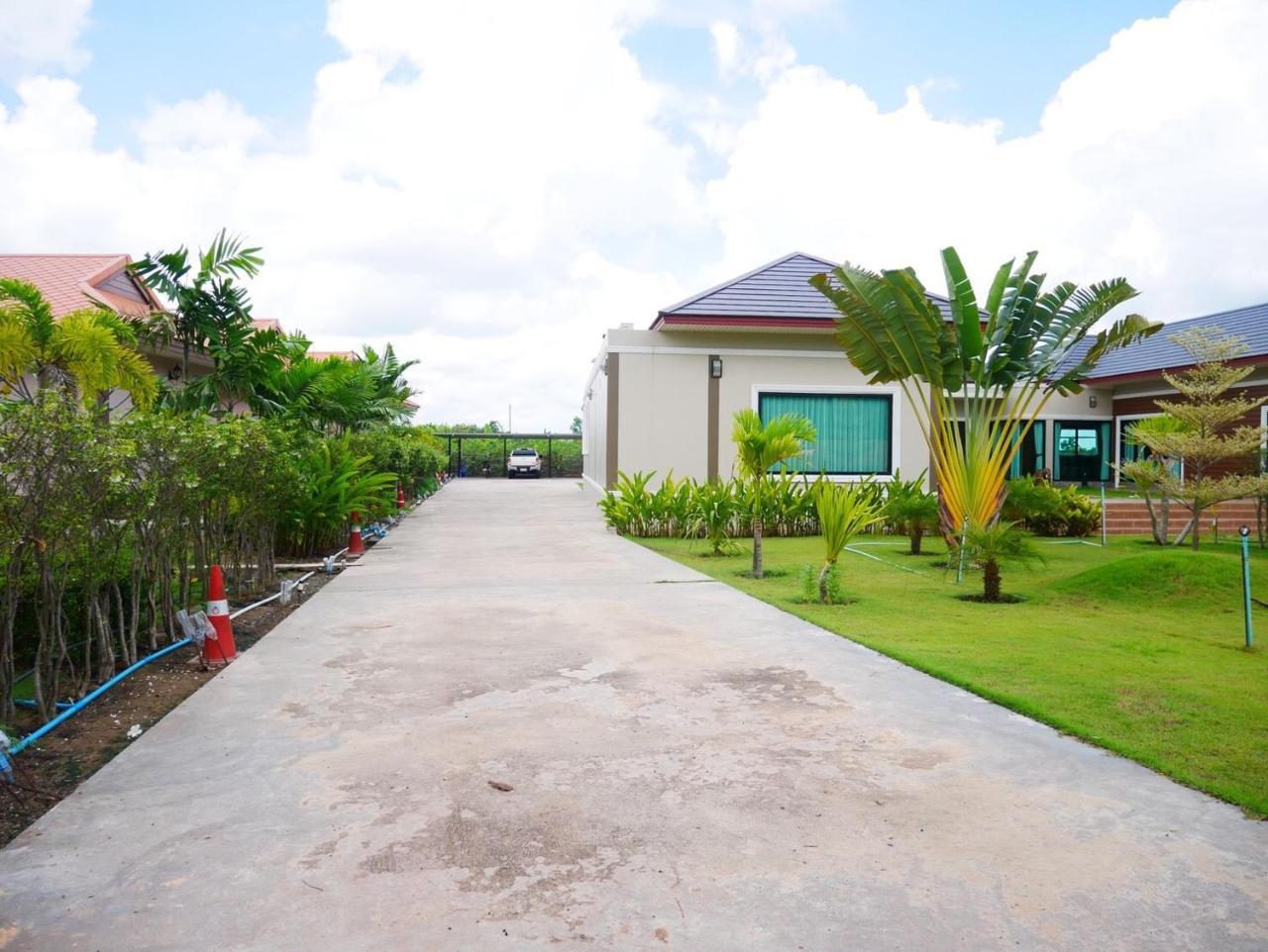 Tinna Resort Ban Nong Mai Ngam ภายนอก รูปภาพ