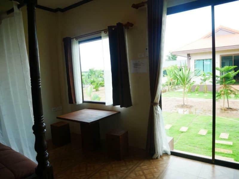 Tinna Resort Ban Nong Mai Ngam ภายนอก รูปภาพ